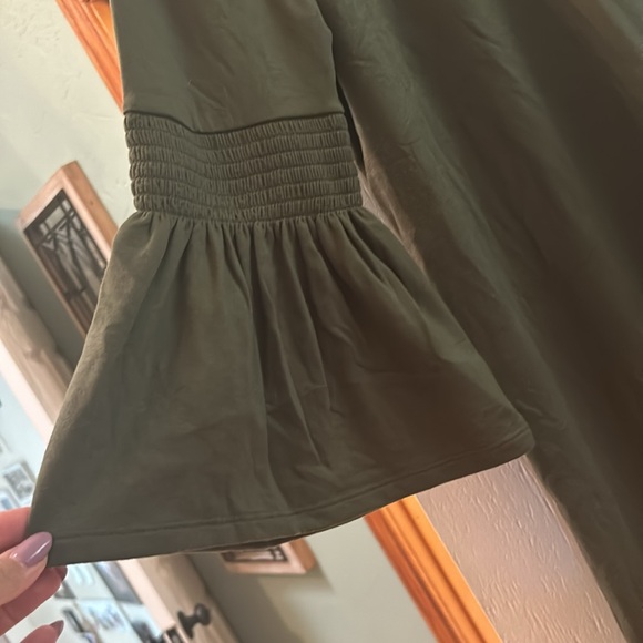 Dress - Picture 4 of 4